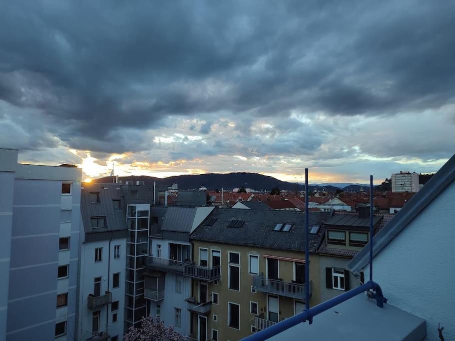 Ferienwohnung Studio Mit Terrasse In Zentraler Lage Graz Exterior foto